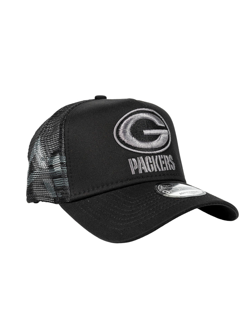 Green Bay Packers x Alpha Industries x New Era 940 Cap features a mesh back and an embroidered team logo on the front.