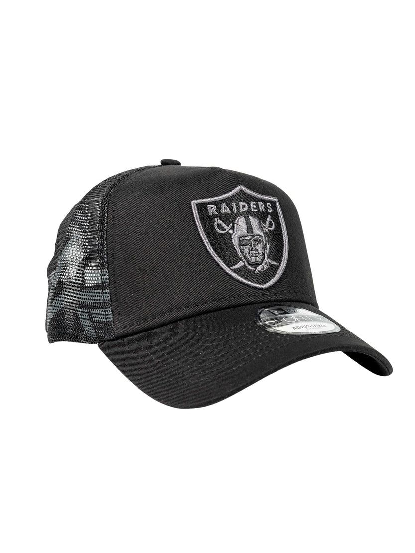 Introducing the Las Vegas Raiders X Alpha X New Era 940 Cap by Alpha Industries and NE-NFL: This black cap showcases an embroidered Raiders emblem on the front and includes a breathable mesh back section.